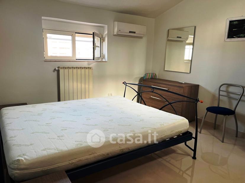 Stanza in Via Zingani 3 — foto 2 di 7
