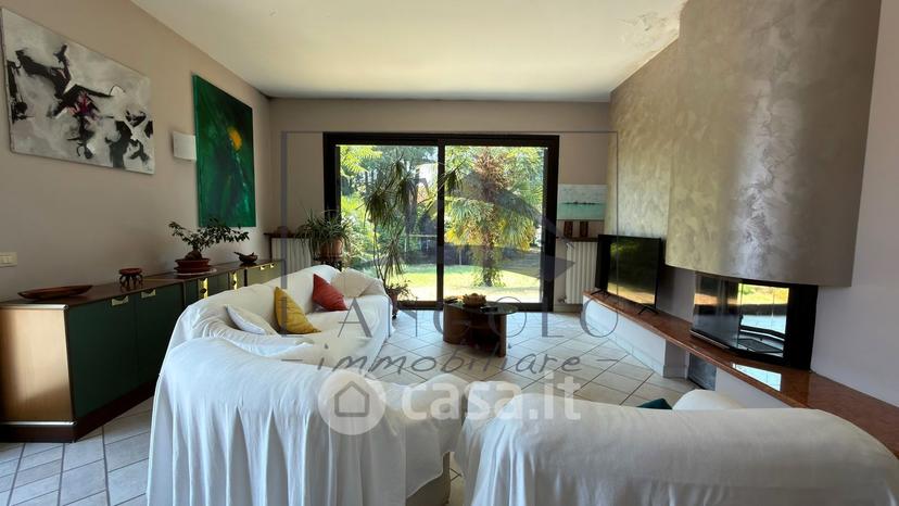 Villa in Via Mantova 5 — foto 4 di 60