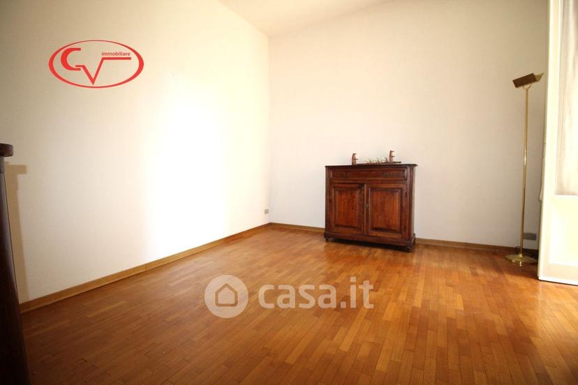 Trilocale in Via della Costituzione