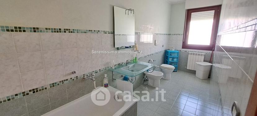 Quadrilocale in Via Lago di Garda — foto 21 di 29