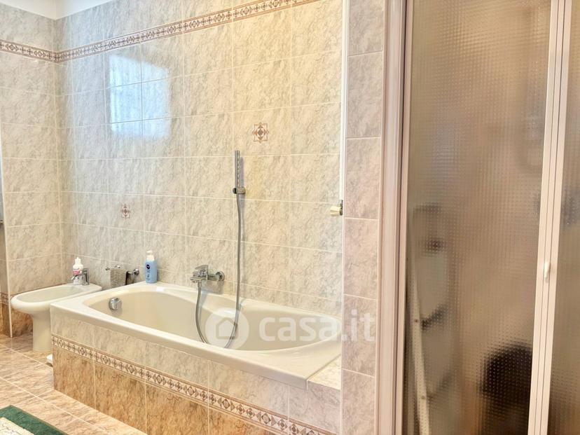 Trilocale in Via Papa Giovanni XXIII 14 — foto 23 di 47