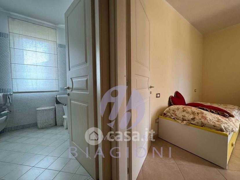 Villa in Via Cortona 120 — foto 16 di 37