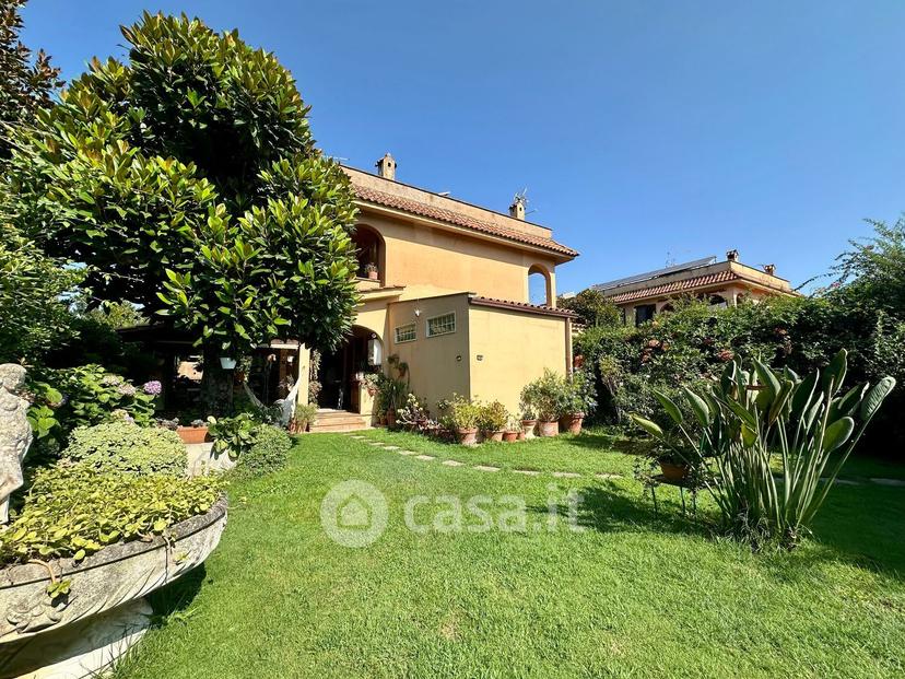 Villa in Via di Valle Schioia — foto 27 di 37