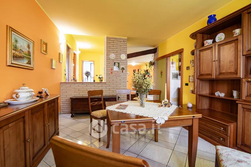 Villa in Via Sandro Pertini 21 — foto 10 di 83