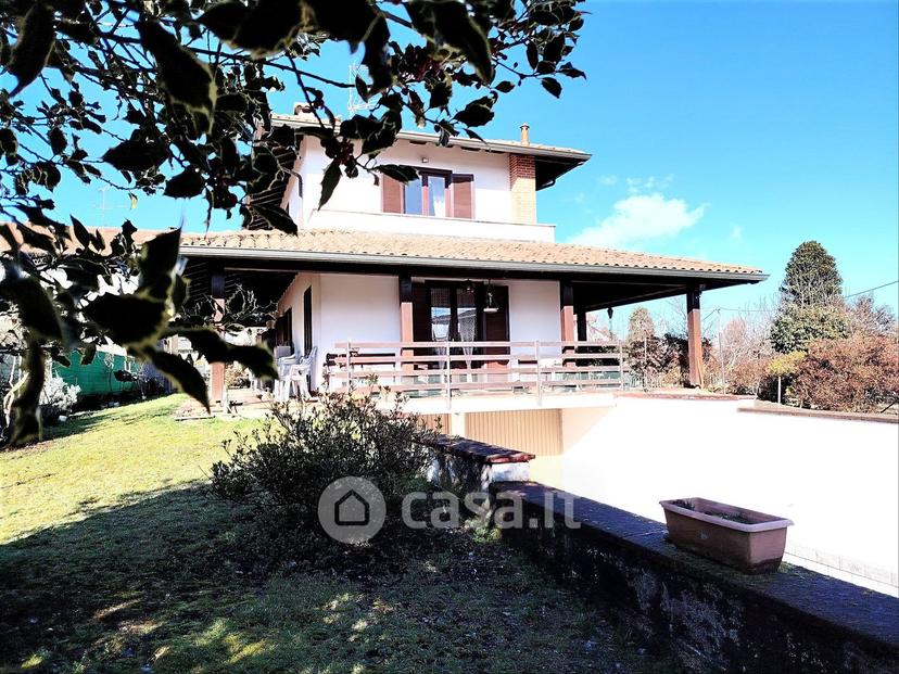 Villa in Via Gagnago — foto 32 di 32