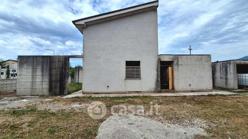Villa in Via delle Ville 419 — foto 2 di 33