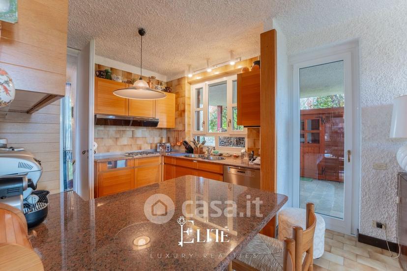 Villa in Via Luigi Cadorna 1800 — foto 26 di 42