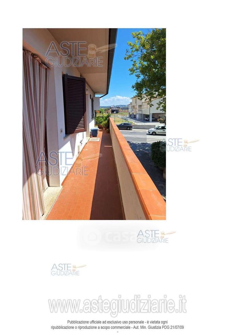 Appartamento in Via Francesca Sud 256