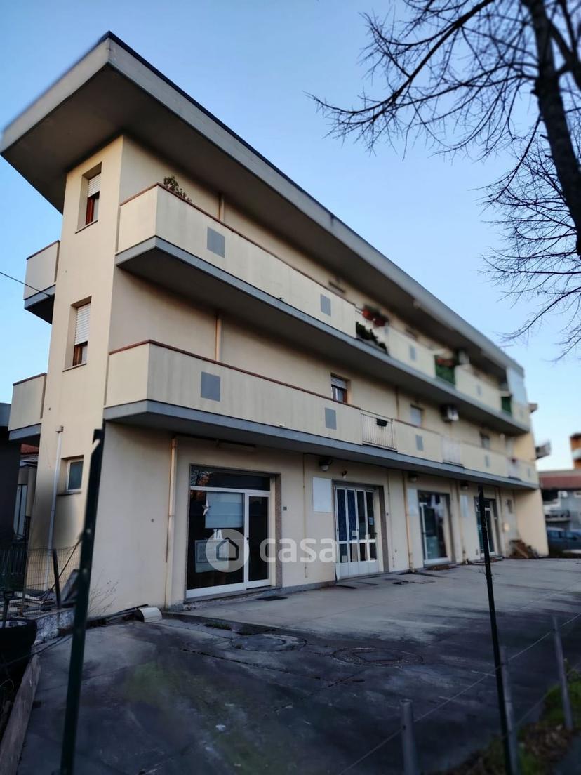 Quadrilocale in Viale A. Moro 232 — foto 13 di 21