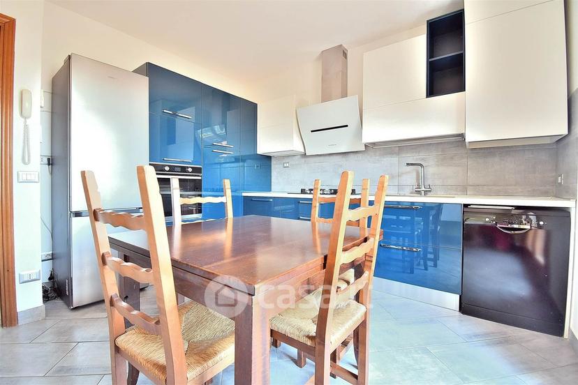 Appartamento in Via Fratelli Rosselli — foto 7 di 30