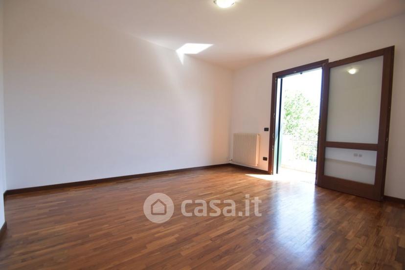 Quadrilocale in Via della Libertà 7 — foto 8 di 17