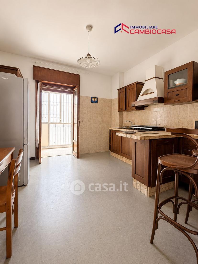 Quadrilocale in Via Medaglie d'Oro 13 — foto 6 di 15