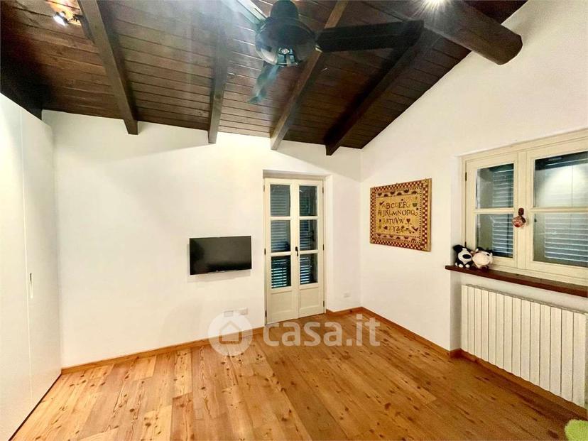 Villa in Via Giosuè Carducci 33 — foto 22 di 29