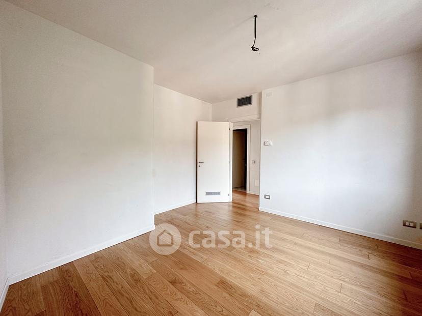 Trilocale in Via Brigate Partigiane 5 — foto 7 di 21