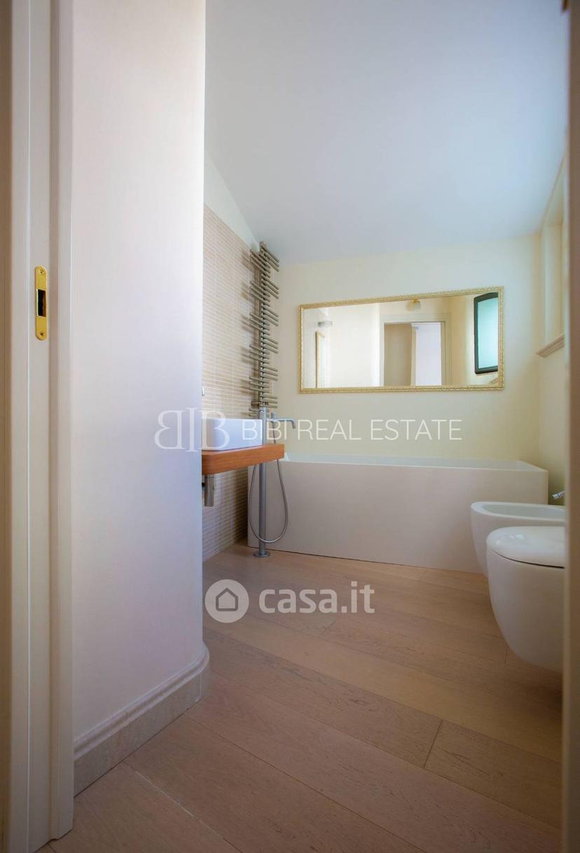 Trilocale in Via Massimo d'Azeglio 11 — foto 49 di 49