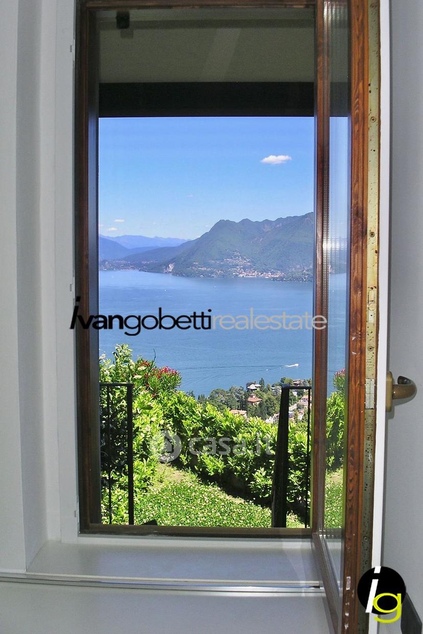 Villa in Via Martiri della Libertà 8 — foto 2 di 72