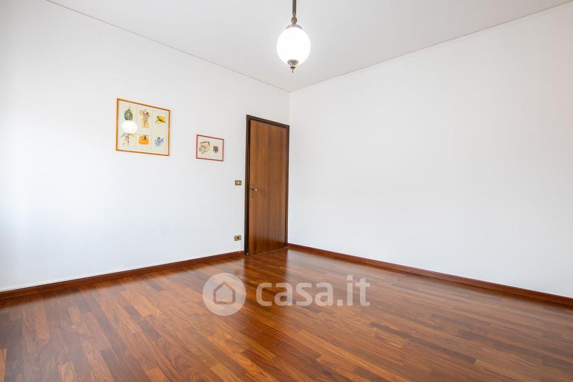 Quadrilocale in Via Corno d'Aquilio 15 — foto 35 di 44