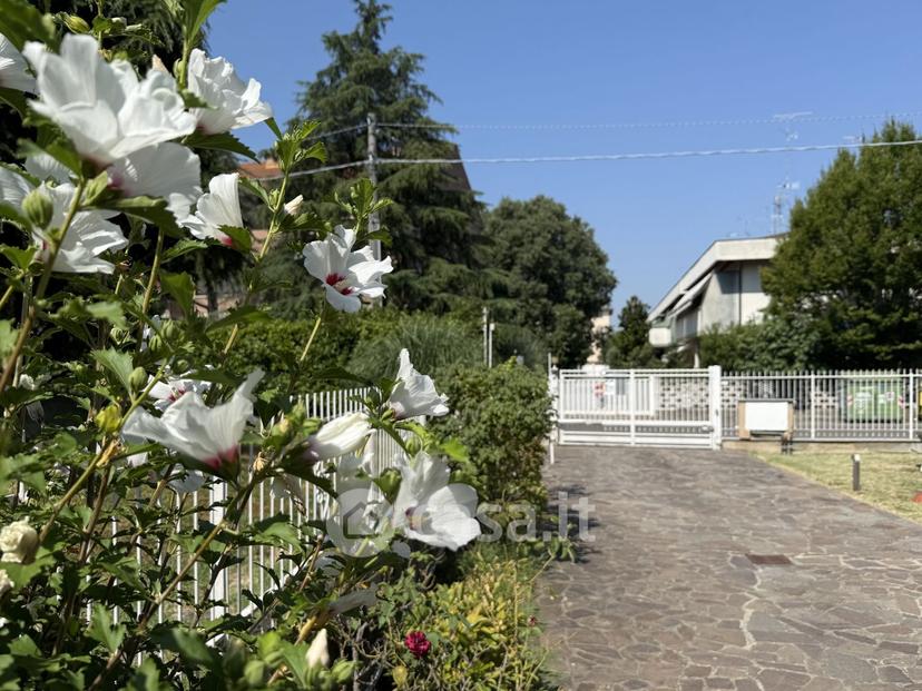 Villa in Via Luigi Barbieri 72 — foto 35 di 57