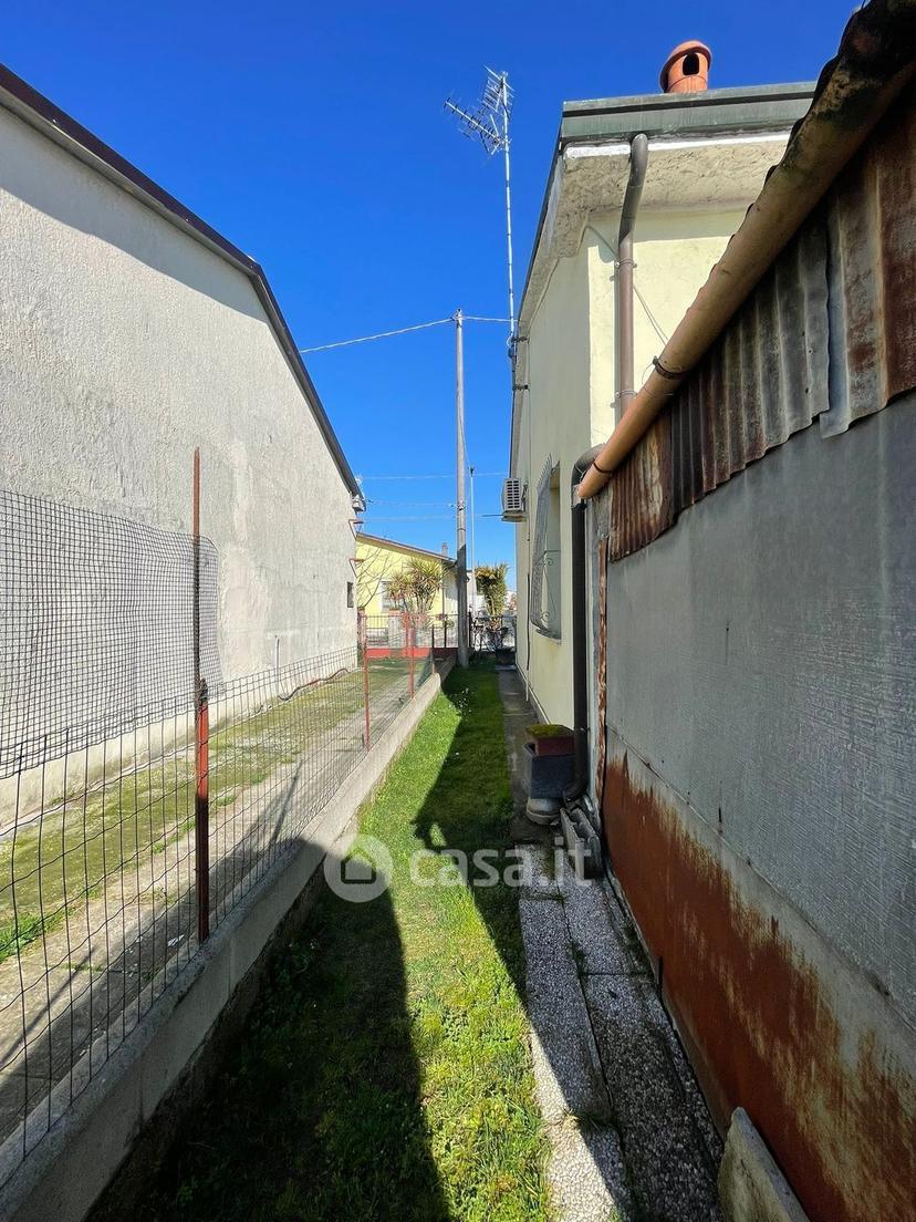 Casa indipendente in Via del Risorgimento 42 — foto 4 di 41