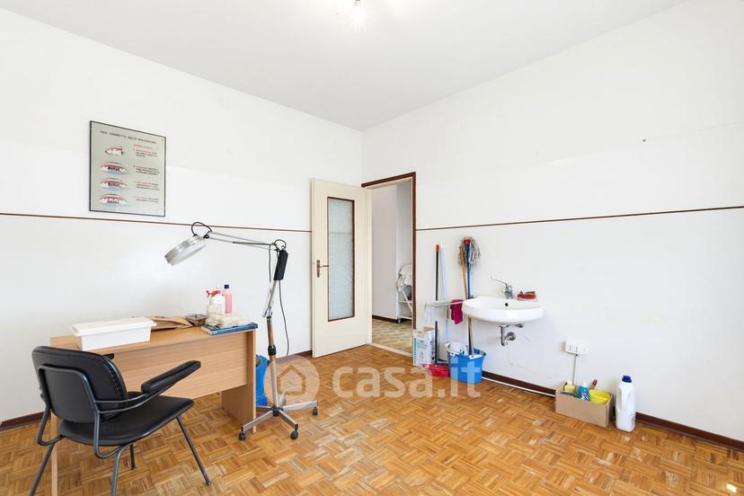 Appartamento in Papa Giovanni Ventitreesimo 12 — foto 3 di 32