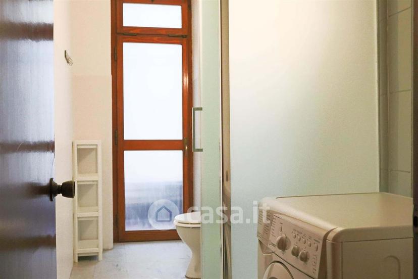 Stanza in Via Tigellio 24 — foto 2 di 22