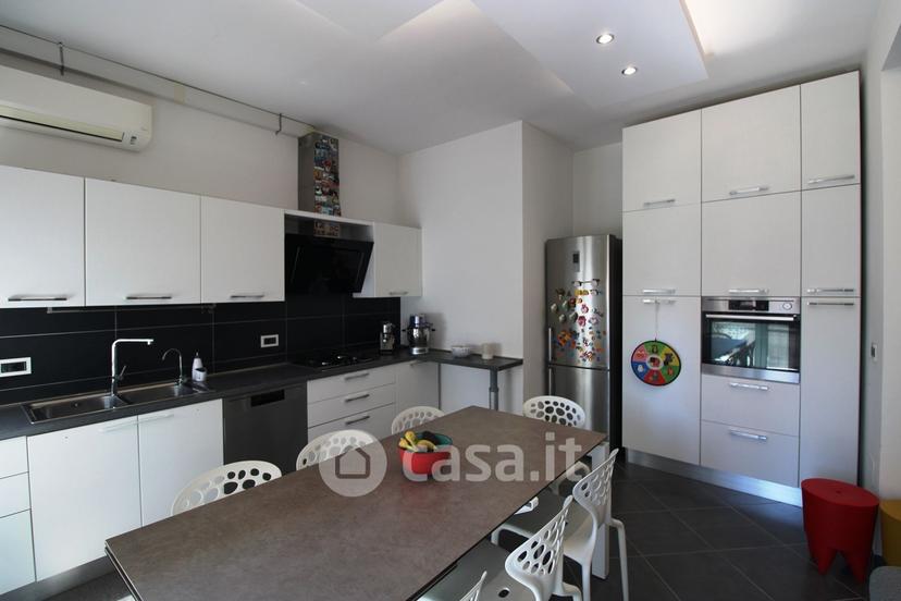 Trilocale in Via della Vela 44 — foto 7 di 31