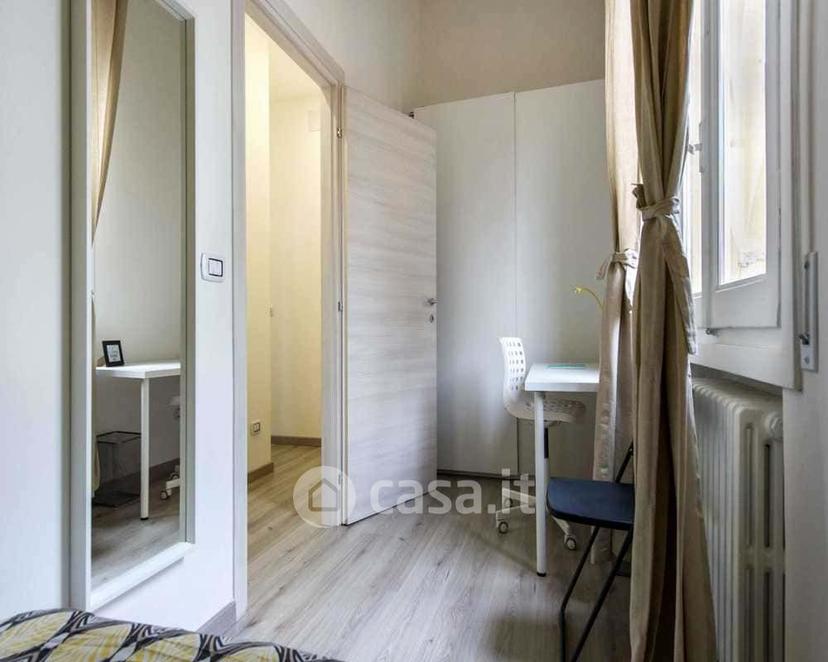 Stanza in Via del Borgo di San Pietro 59 — foto 9 di 20
