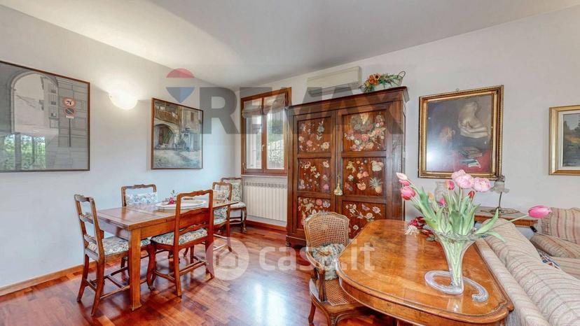 Villa in Via Fratelli Rosselli — foto 30 di 74