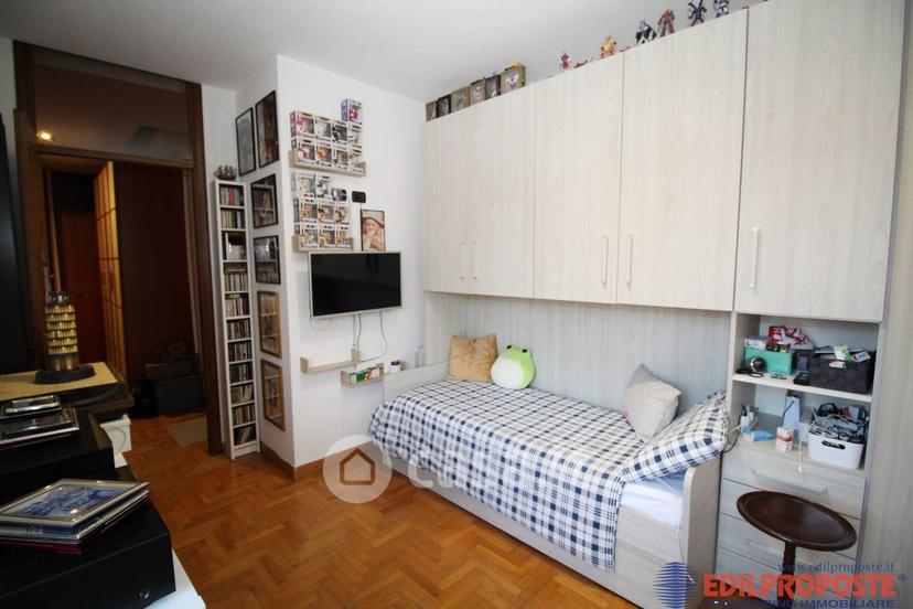 Trilocale in Via Como — foto 12 di 23