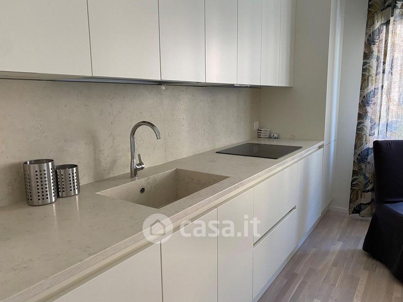 Stanza in Viale Giosuè Carducci 6 — foto 10 di 14