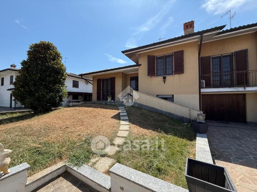 Quadrilocale in Via Bonomelli 3 — foto 10 di 47