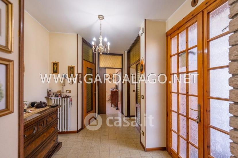 Villa in Via Carlo G. Battistoli — foto 10 di 37