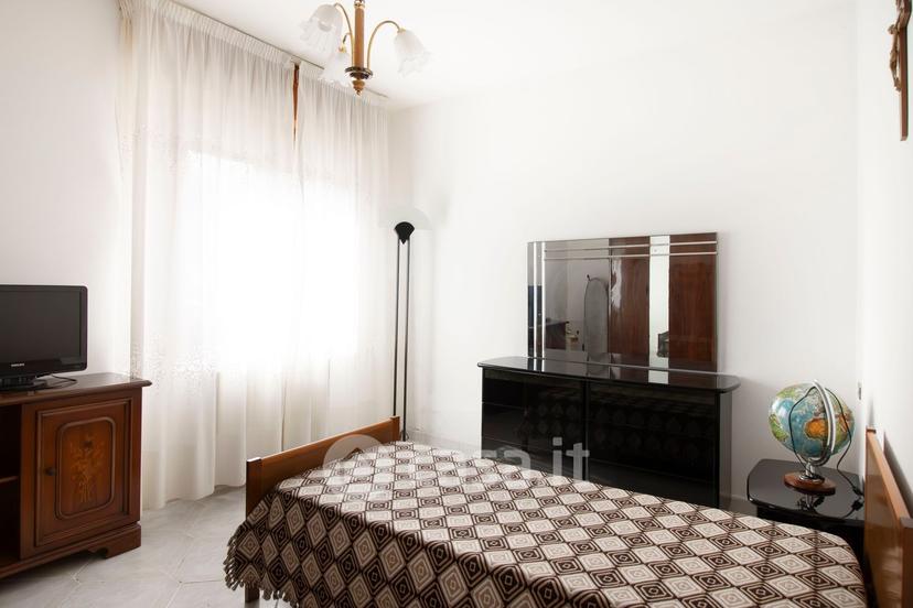 Quadrilocale in Via Badette 49 — foto 9 di 28