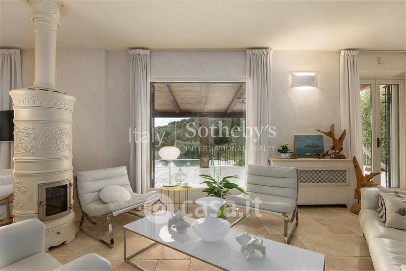 Villa in Via dello Scoiattolo — foto 6 di 34