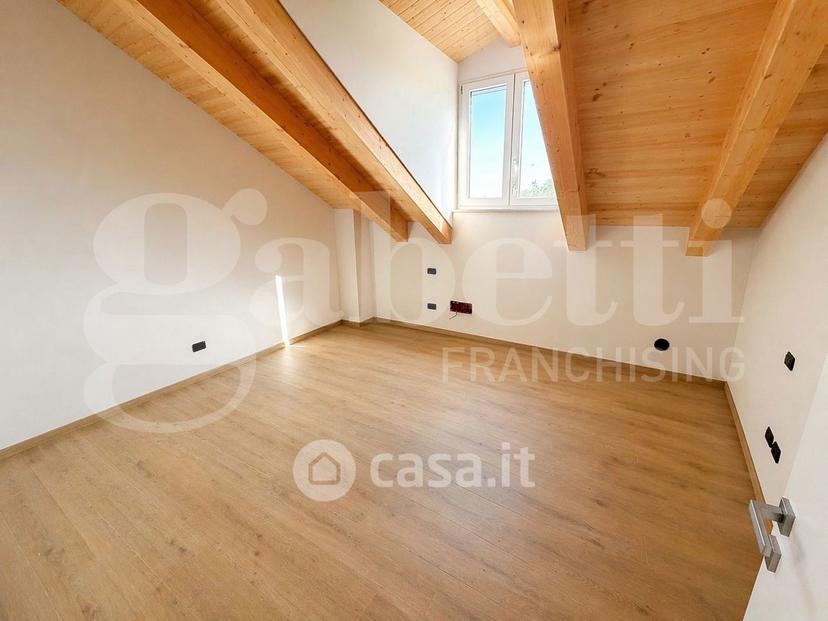 Villa in Via Cristoforo Colombo 59 — foto 36 di 39