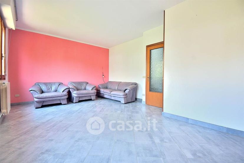 Appartamento in Via Fratelli Rosselli — foto 2 di 30