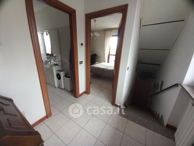 Villa in Via Gagnago — foto 24 di 32