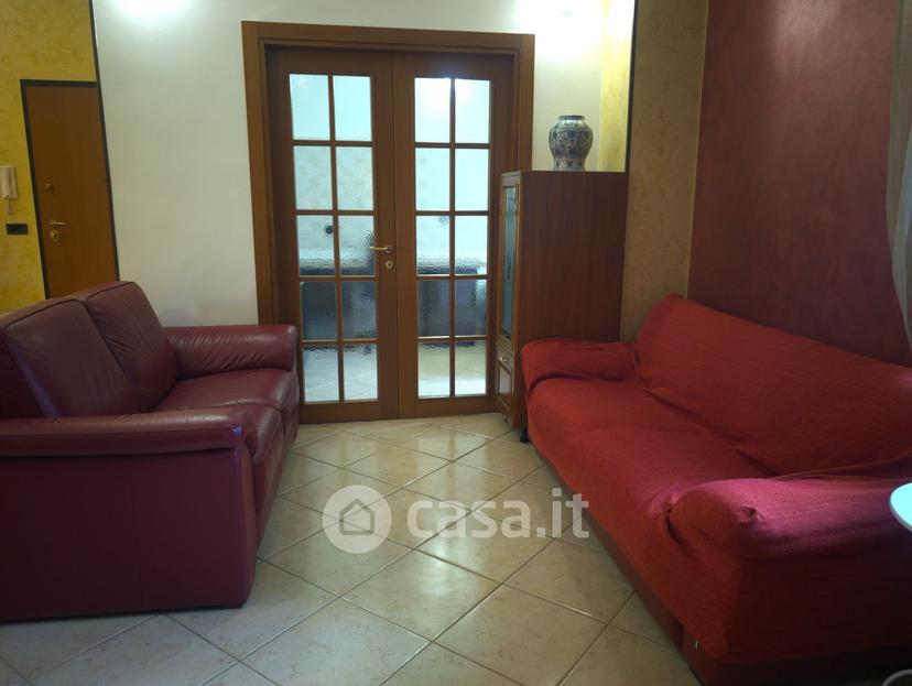 Stanza in Via Aosta 29 — foto 8 di 17