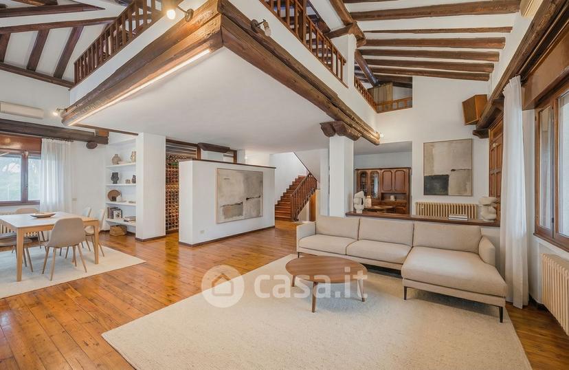 Villa in Via Scapacchiò — foto 5 di 21