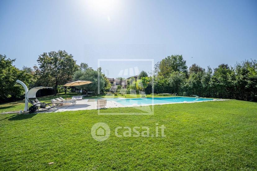 Villa in Via Gianni Rodari 16 — foto 17 di 89