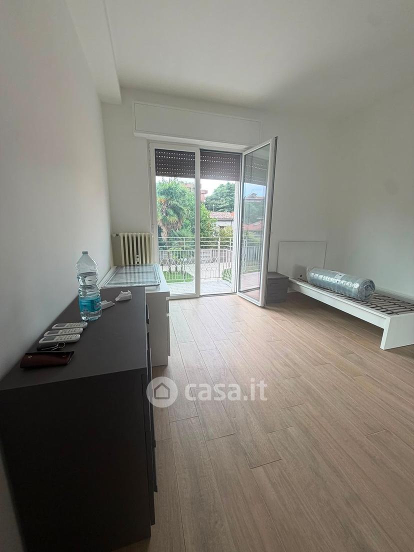 Stanza in Via Giovanni Battista Viotti 4 — foto 4 di 14