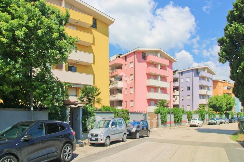 Trilocale in Via Senna 35 — foto 6 di 9