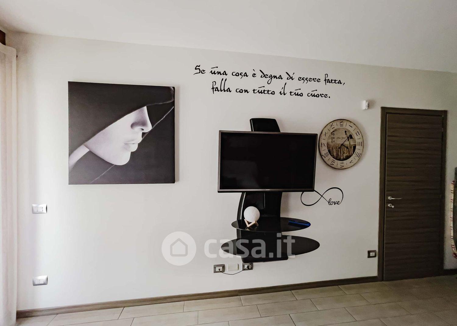 Bilocale in Via Antonio Sant'Elia 27