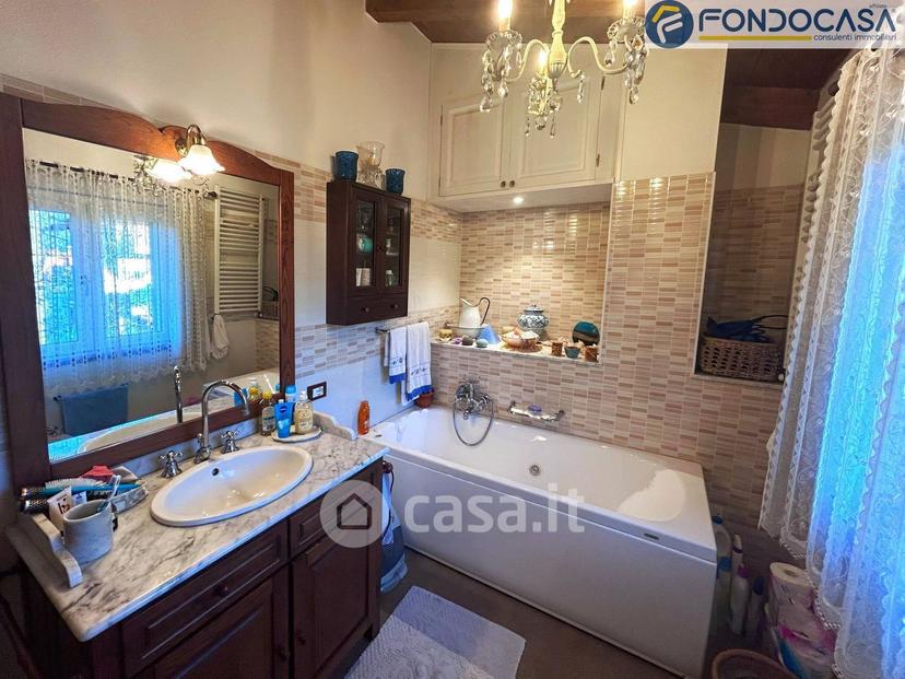 Villa in Via Bregoscia — foto 33 di 46