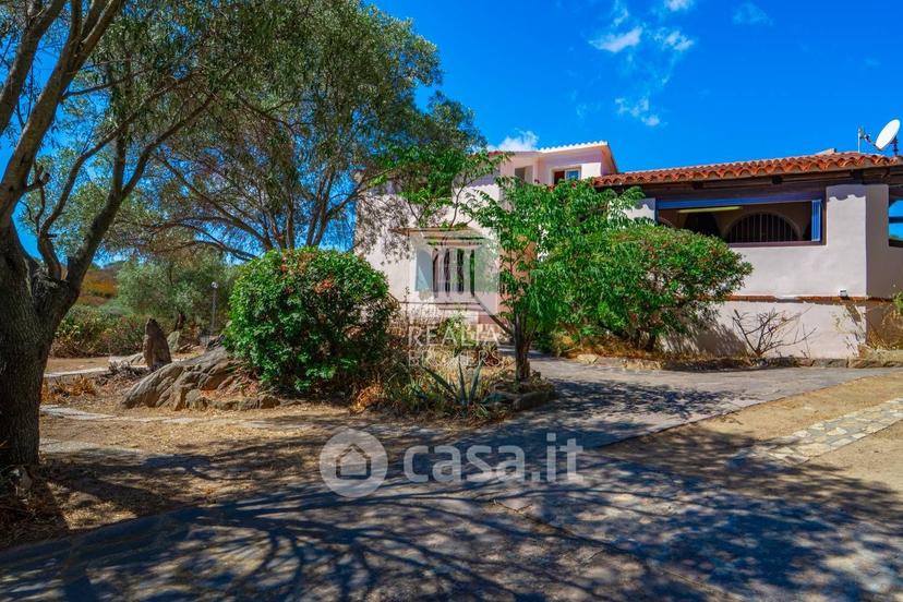 Villa in Via Tirreno 4 — foto 26 di 39