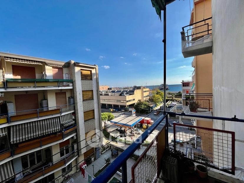 Quadrilocale in Via Multedo di Pegli 25 — foto 9 di 36