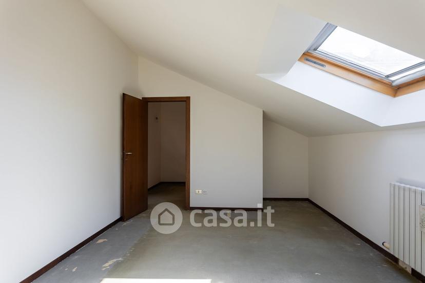 Trilocale in Via Ugo Foscolo 12 — foto 12 di 41