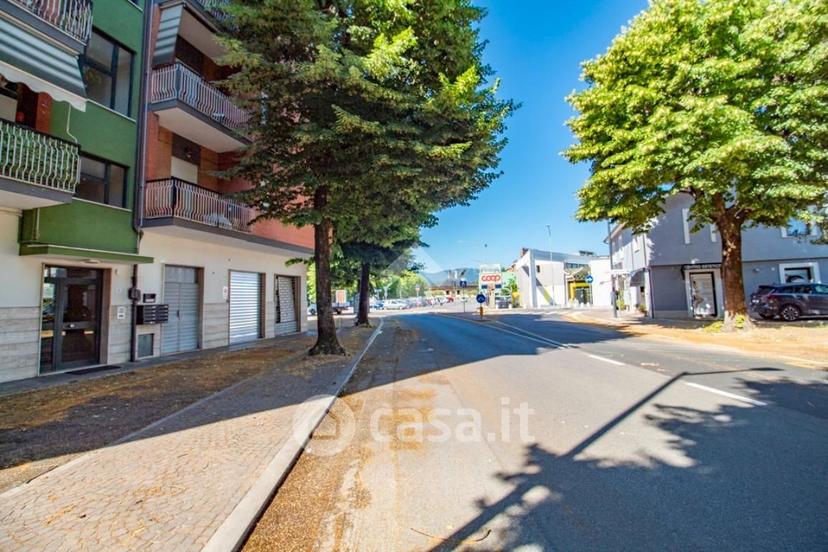 Quadrilocale in Via Liberato di Benedetto 72 — foto 2 di 31
