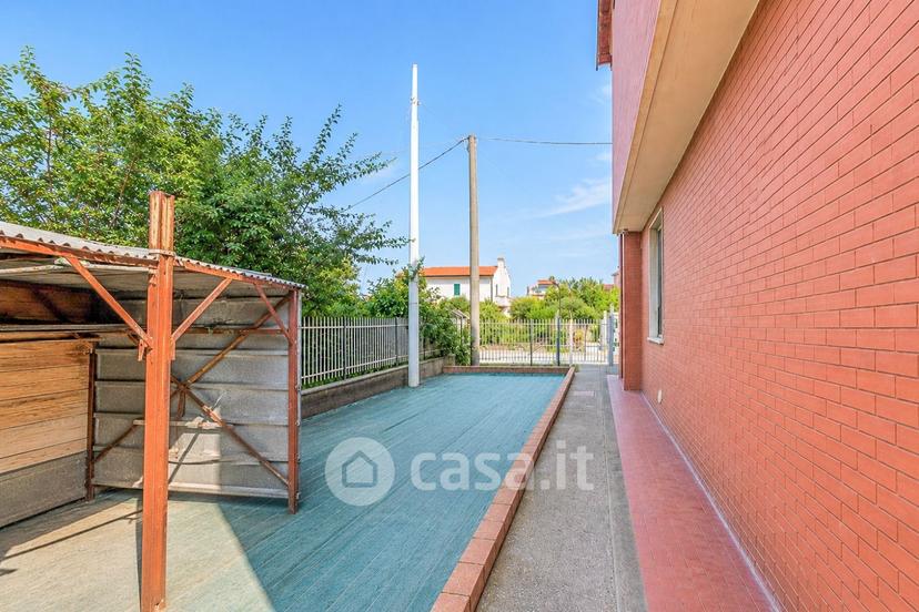 Villa in Via Tiziano 6 — foto 49 di 55