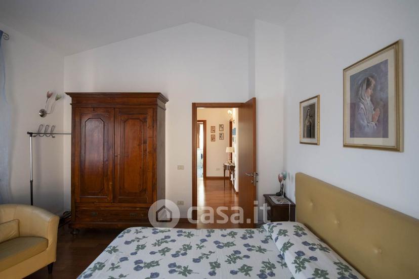 Villa in Via G. Brodolini 49 — foto 23 di 52